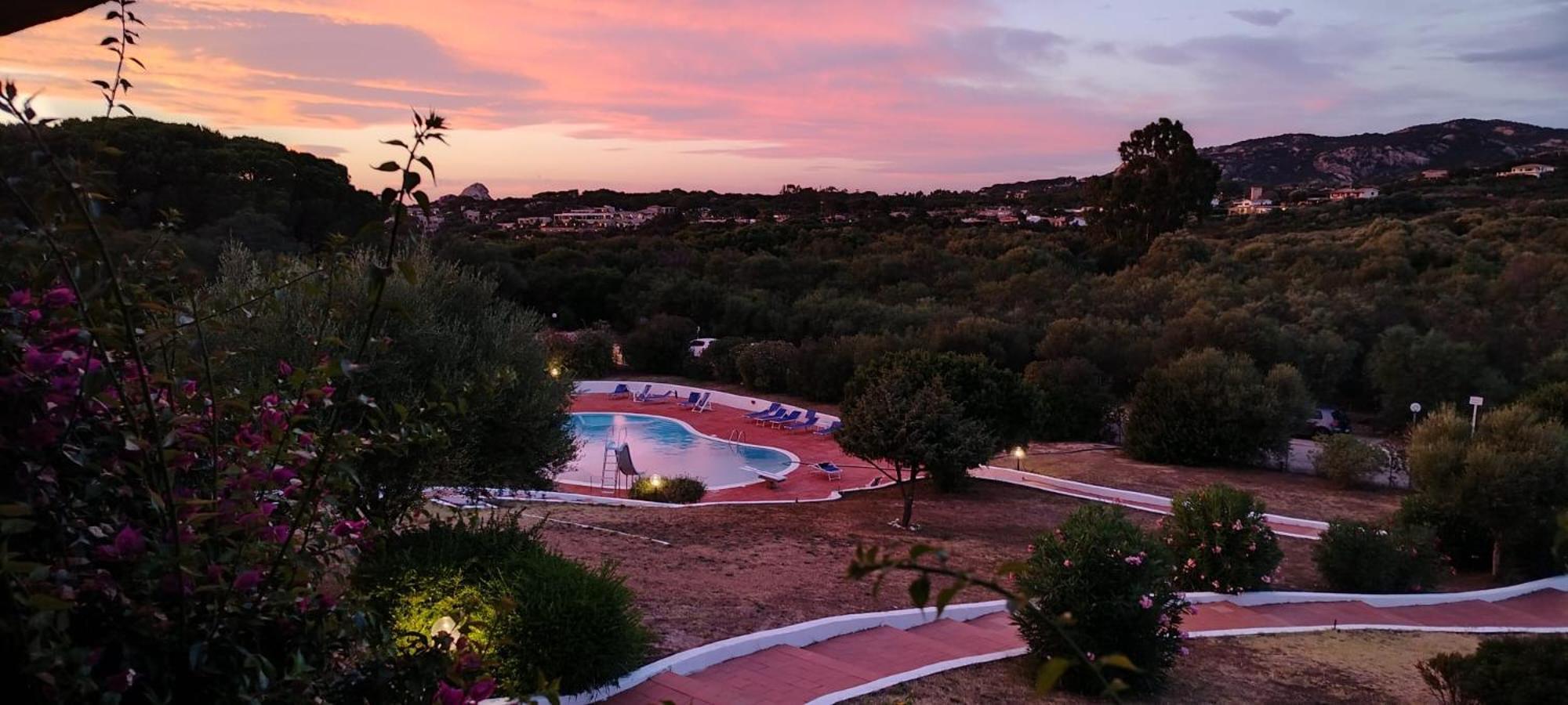 Residence Pinnetta Cala Bitta Baja Sardinia Exterior photo